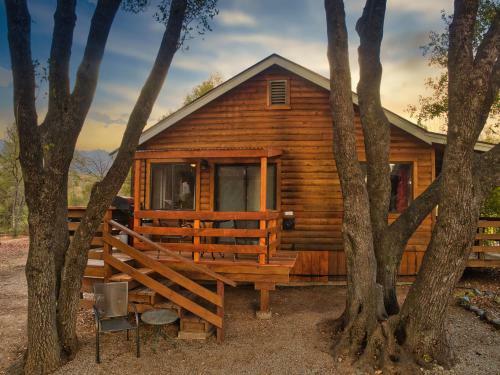 Sierra Mountain Lodge - Yosemite