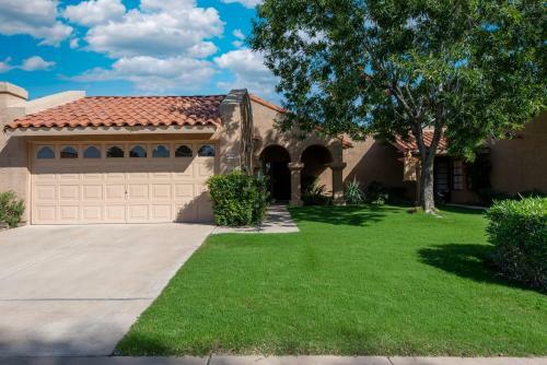 Modern 2 Br Townhouse With Private Pool