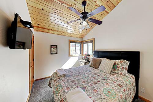Luxe Lagonita Point Cabin