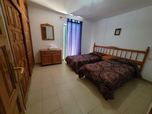 Immaculate 1-bed Apartment In Arona E308