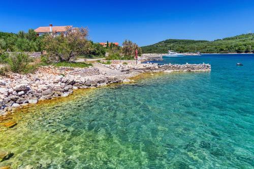 Modern Apartment On The Beach - Mala Lamjana