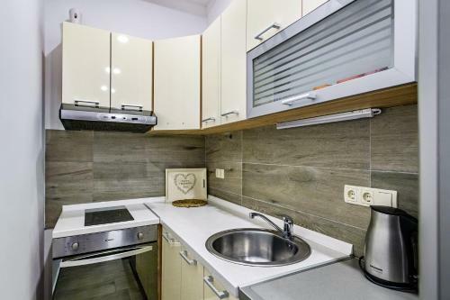 Modern Apartment On The Beach - Mala Lamjana