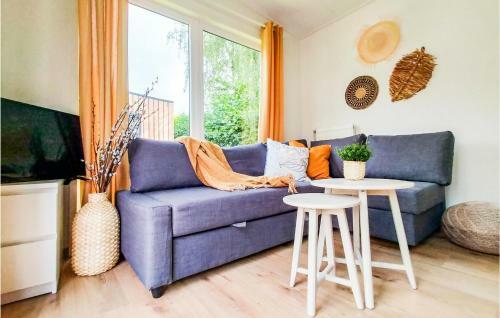 Nice Home In Heinkenszand With Wifi And 2 Bedrooms