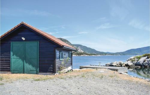 Four-bedroom Holiday Home In Hervik