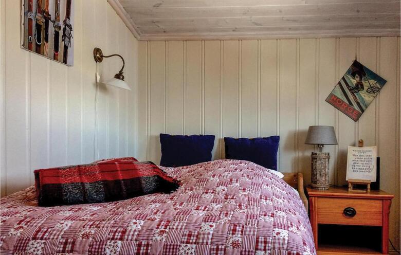 Four-bedroom Holiday Home In Hovden