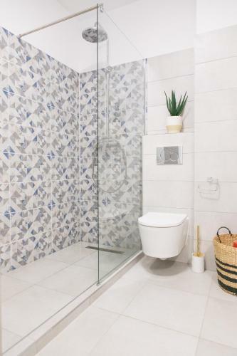 Azoria K Apartment