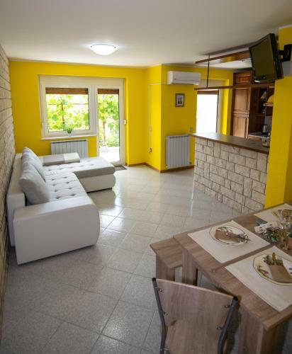 Apartments Vrenjak 2