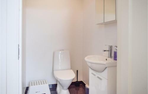 Three-bedroom Holiday Home In Borgholm