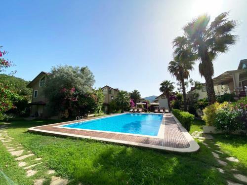 2 Br Rental Apartment In Gocek