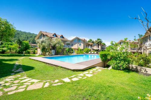 2 Br Rental Apartment In Gocek