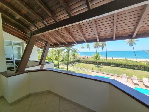 Para�so P� Na Areia Com 6 Quartos