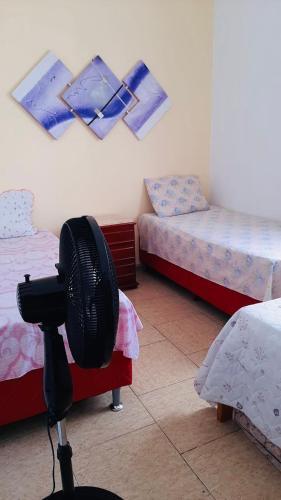 Casa No Per�, Bem Pr�ximo Das Praias E Shopping.