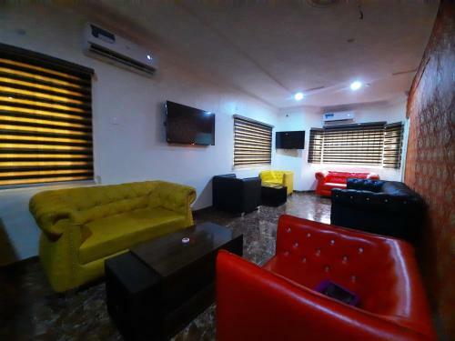 Hostal 3 Jays Apartment And Lounge