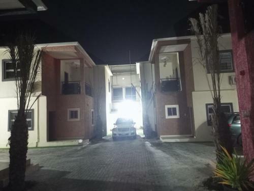 Comfort Court And Apartment