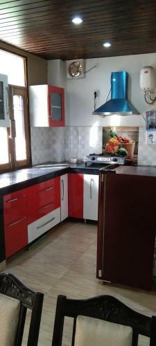 Hostal Avnigreens Guest House