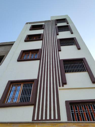 Spot On 87675 Hotel Meera Dham