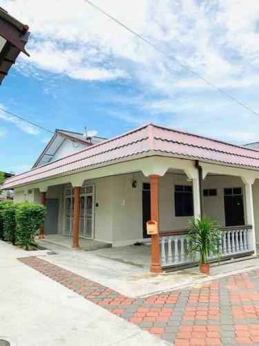 Tokmi Retreat Home With Spacious Garden
