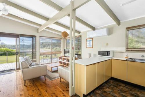 Merry Beach House Beachfront Gem