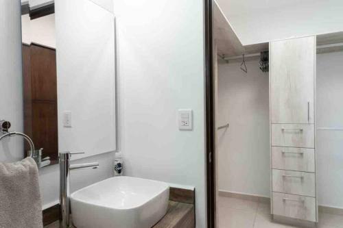 Apartamento Muy Cerca Mar. Confortable/seguro. Alberca