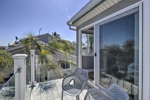 Discovery Bay Retreat With Balcony And Boat Dock!