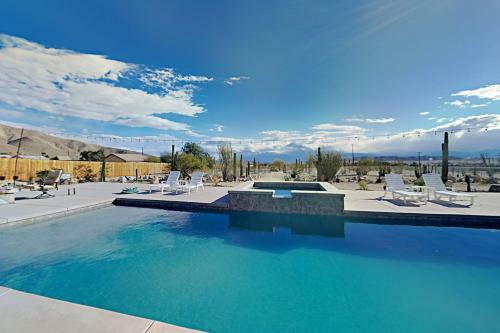 Saguaro Gardens Desert Retreat