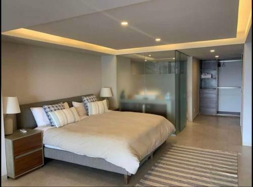 Luxurious Beachfront Apartment