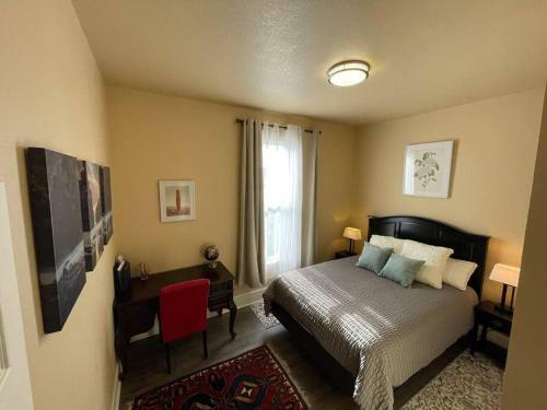 Blue Mist Victorian, 5 Bedroom 2 Bath Gem