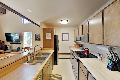 Kingswood Village 244