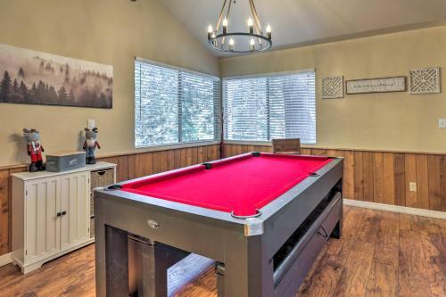 Family Getaway With Playground And Forest Views!