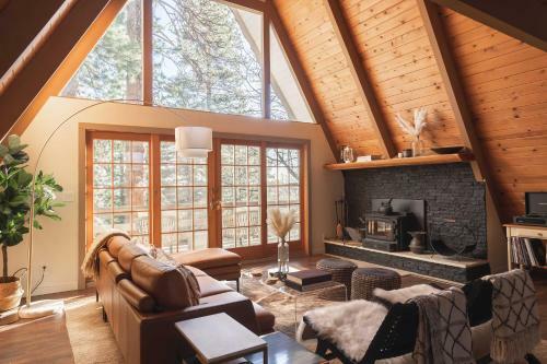 Boho-chic Lake Arrowhead Hideaway With 2 Decks!
