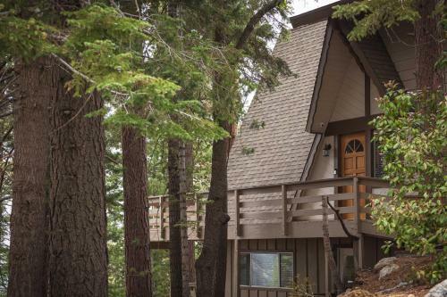 Boho-chic Lake Arrowhead Hideaway With 2 Decks!