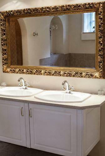 Hotel Skr�belev Gods Manor House