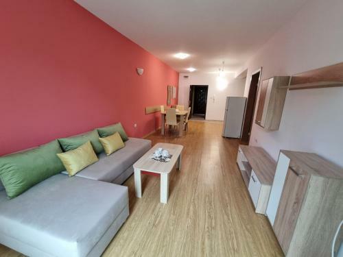 Red Pretty Apartment 3 In South Residence