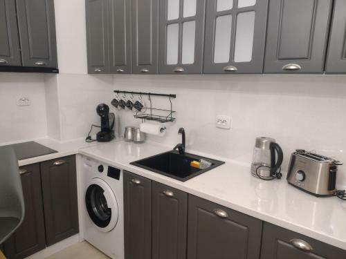 Diamond Apart Complex Deluxe One Bedroom Apartment
