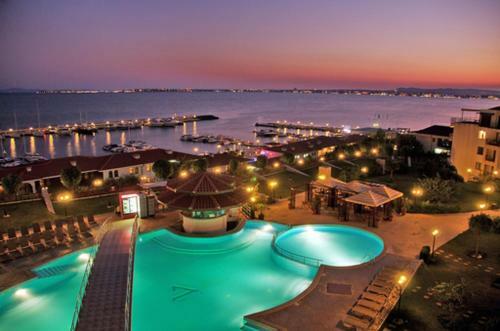 Diamond Apart Complex Deluxe One Bedroom Apartment