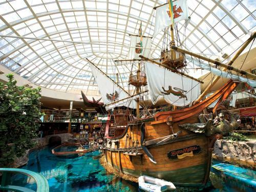 Posada West Edmonton Mall Inn