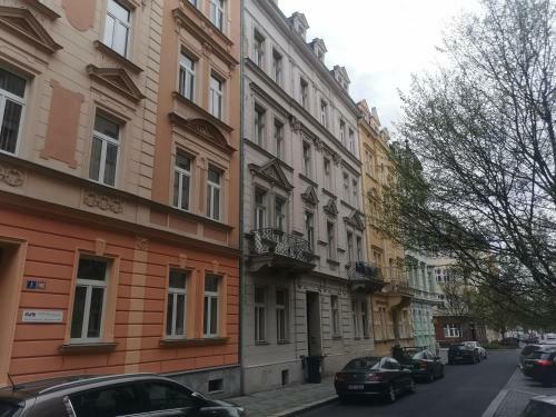 Apartamento Kr�sn� Prostorn� Byt V Centru Karlov�ch Var?