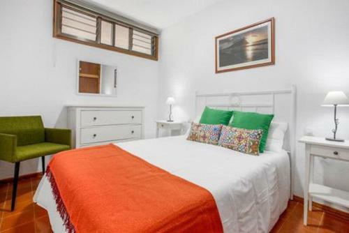 Impeccable 2-bed Apartment In Bajamar