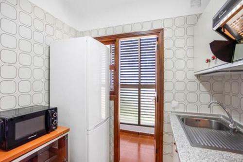 Impeccable 2-bed Apartment In Bajamar