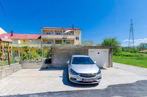 Apartments And Room Sime M