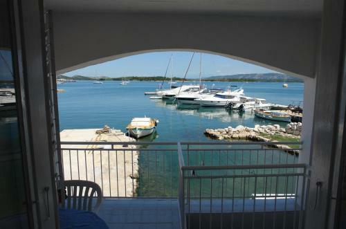 Apartamento House Lucija With Berth In Murter