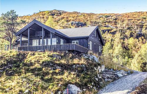 Five-bedroom Holiday Home In Matredal