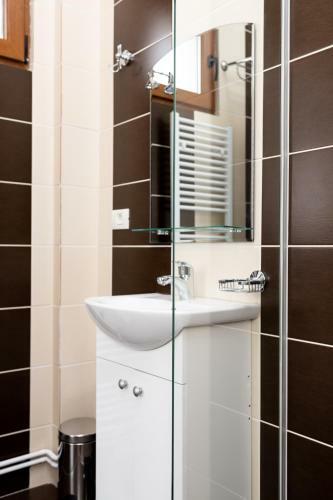 Hostal Marconi Guesthouse