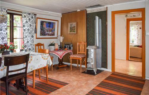 Awesome Home In H�stveda With 2 Bedrooms