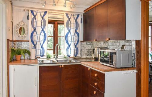 Awesome Home In H�stveda With 2 Bedrooms