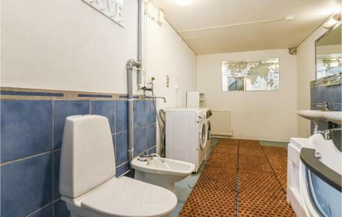 Nice Home In Hj�lteby With Wifi And 3 Bedrooms