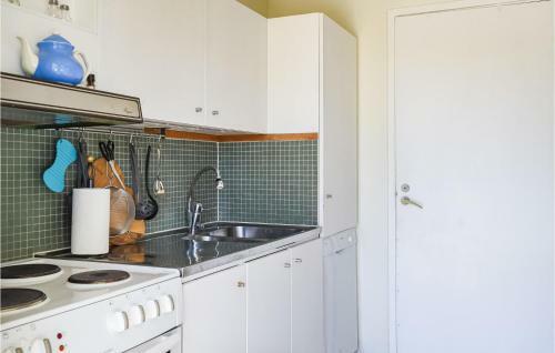 Nice Home In Hj�lteby With Wifi And 3 Bedrooms