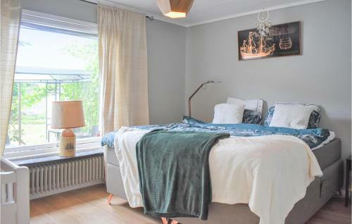 Awesome Home In H�gan�s With Wifi And 4 Bedrooms
