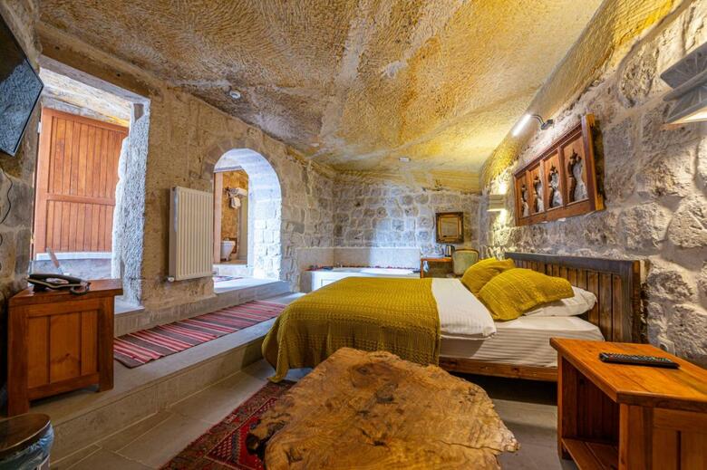 Hotel Kapalos Cave Suites