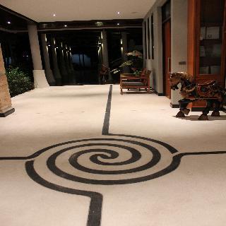 Hotel Weekender Resort & Spa